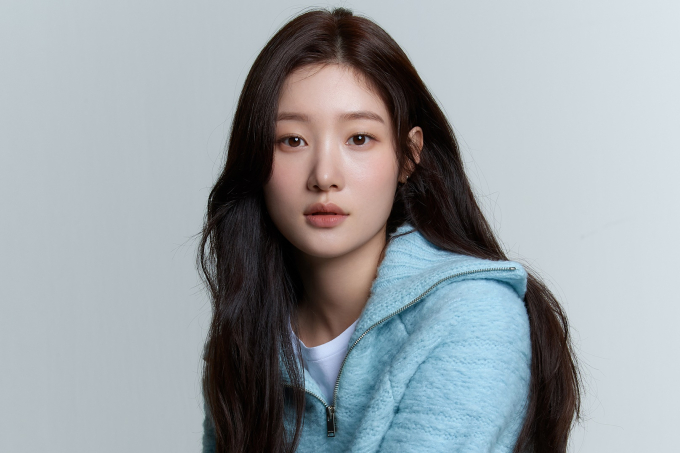 정채연
